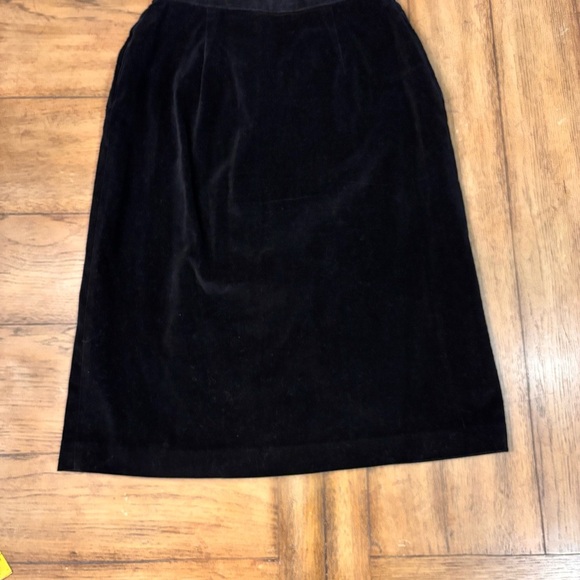 Vintage Jonathan Logan Black Velvet Button Front Skirt, size 13/14, Midi Chic - Picture 6 of 9